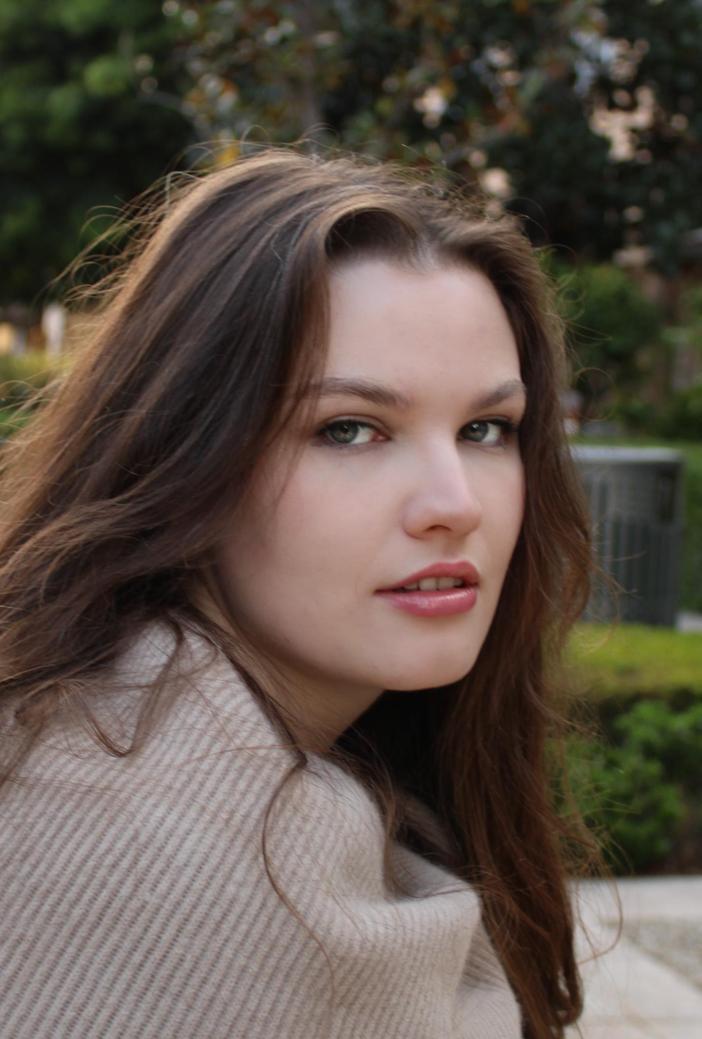 actor Lily Bathory large photo