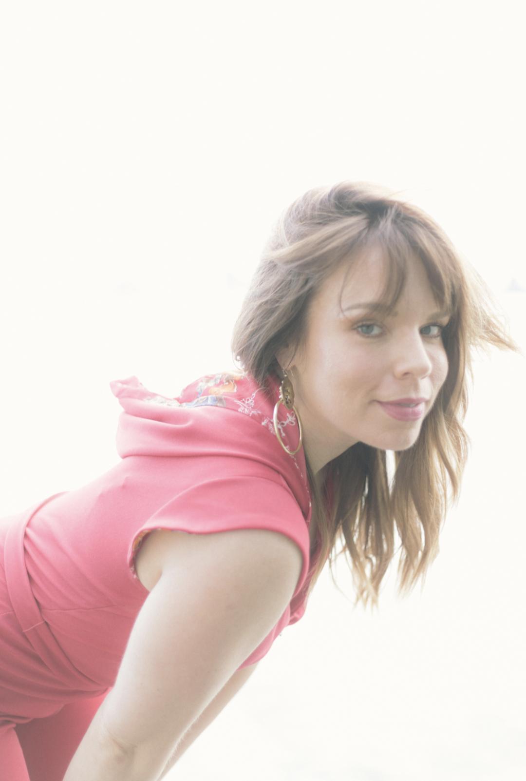 actor Kelly McCaughan large photo