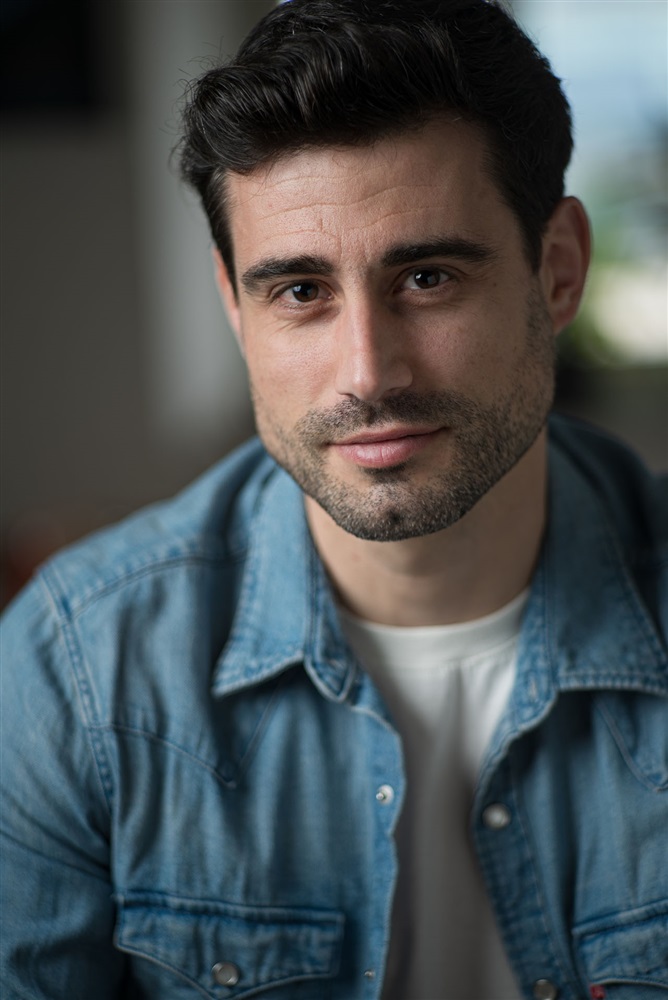 actor Florian Velasco large photo