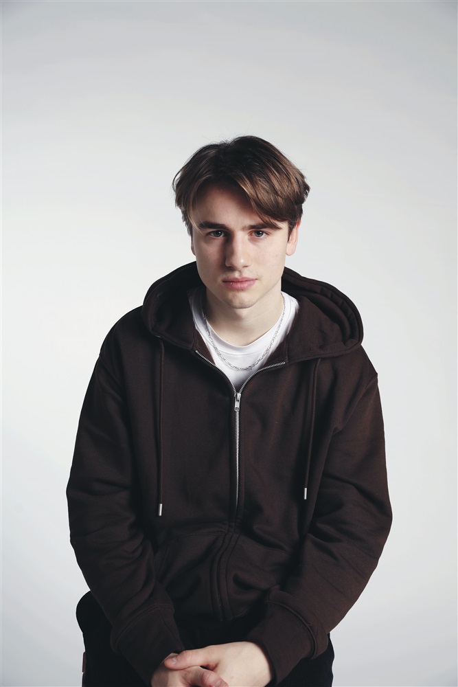 actor Paul Beaurepaire large photo