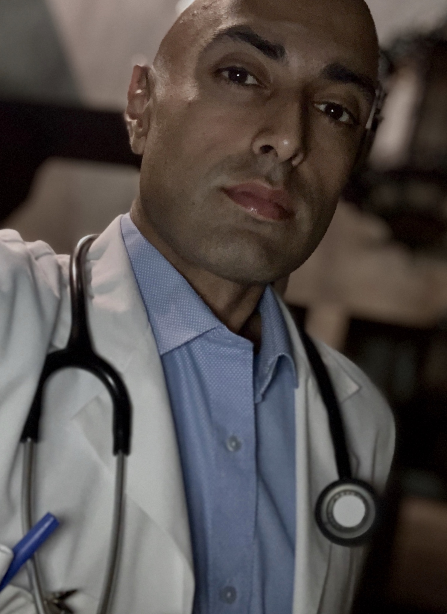 actor Gary Sanghera large photo