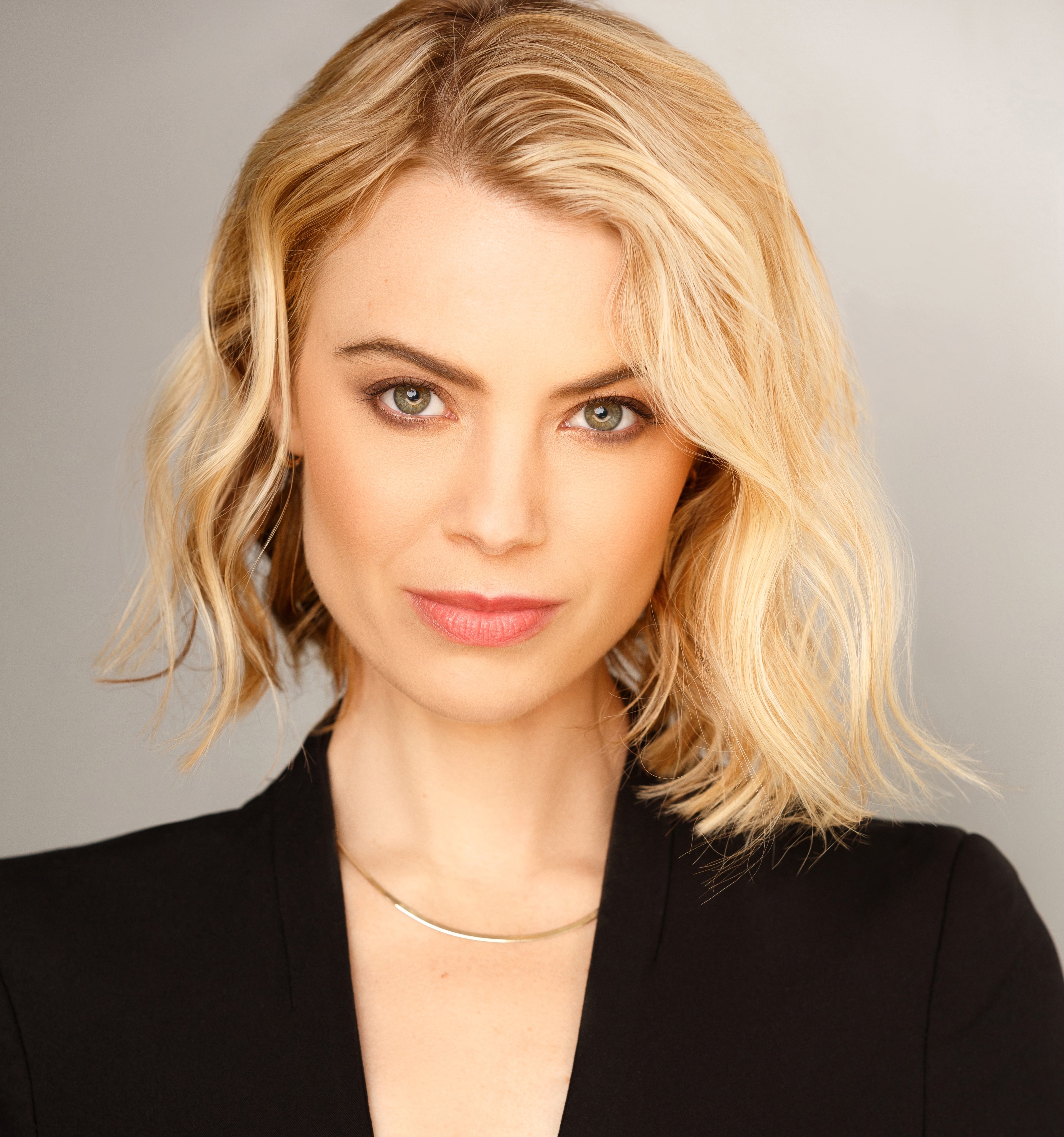 actor Alexandra Grossi large photo