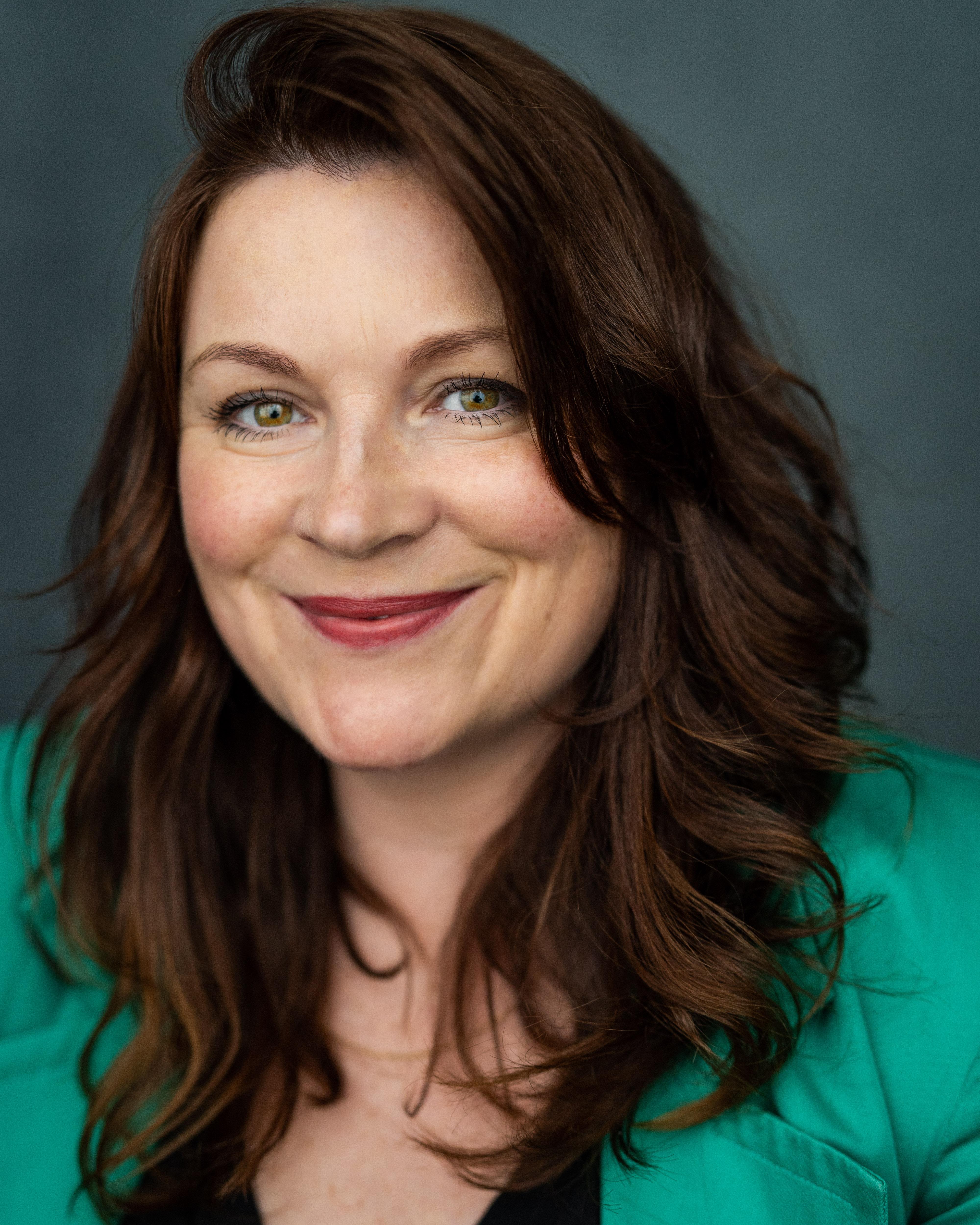 actor Niamh McCann large photo