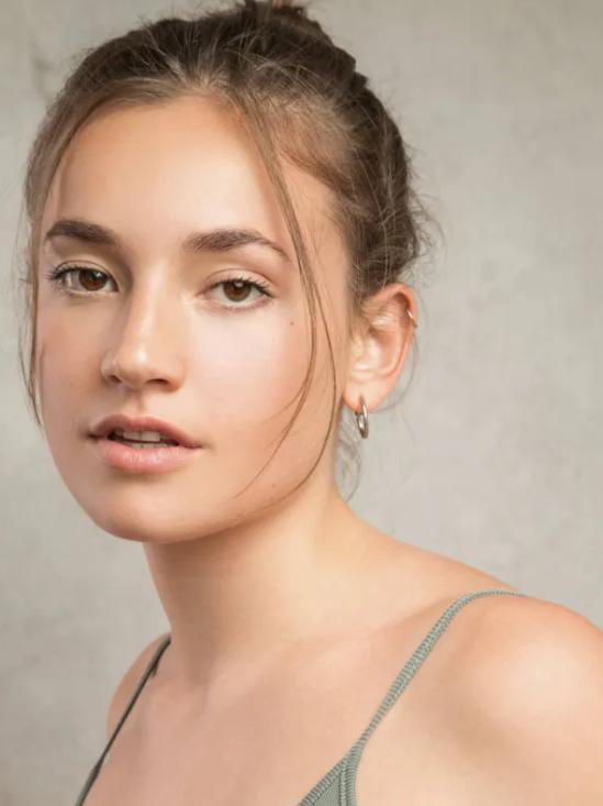 actor Matilda Rowe large photo