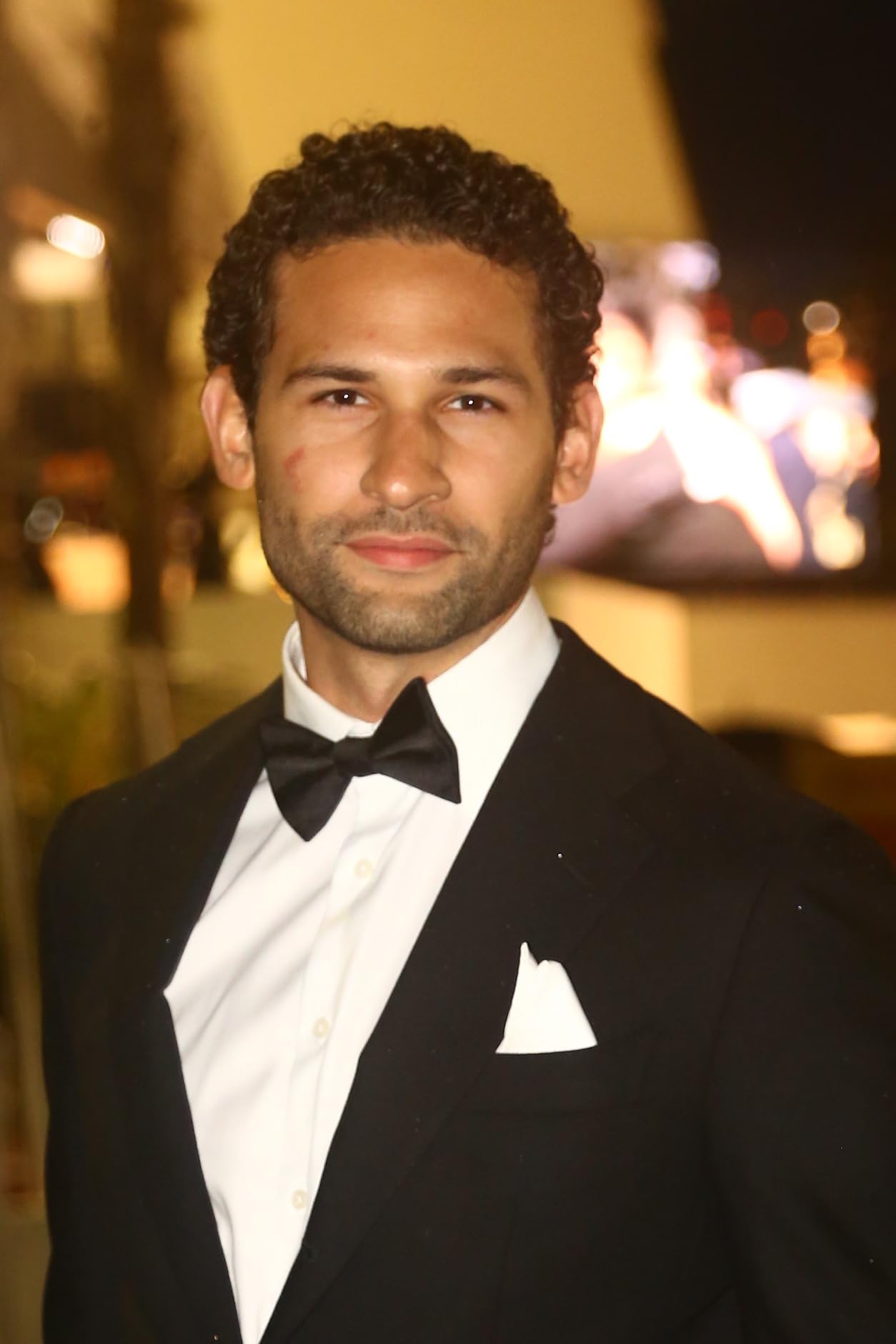 actor Maxwell Almono large photo