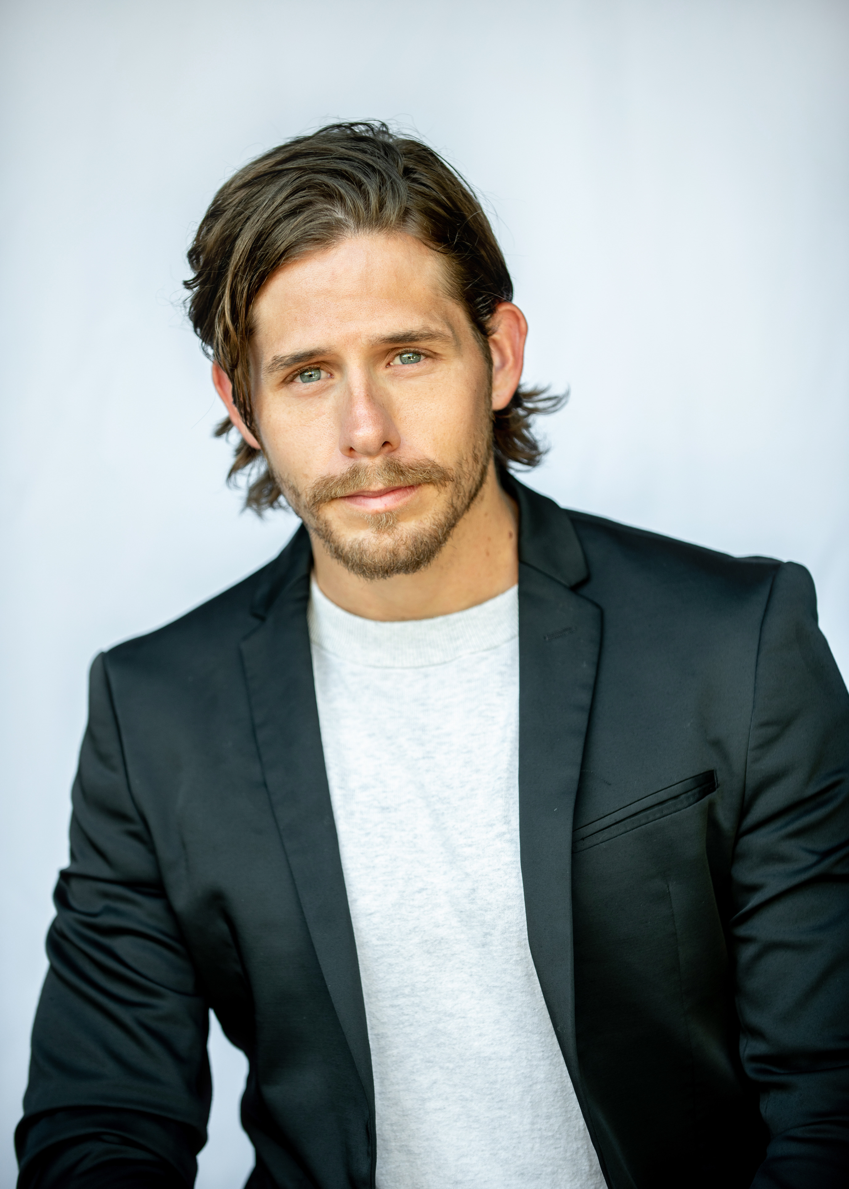 actor Aaron Jaeger large photo