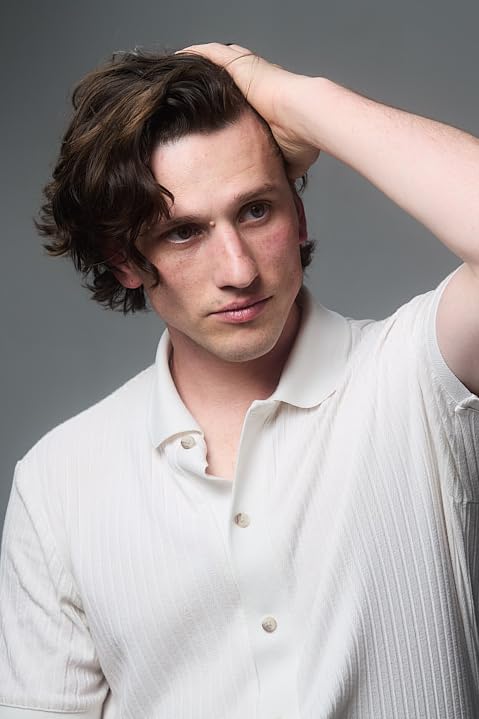 actor Luc Clopton large photo