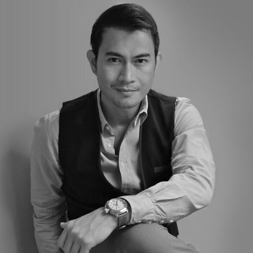 actor Carlos Canlas large photo