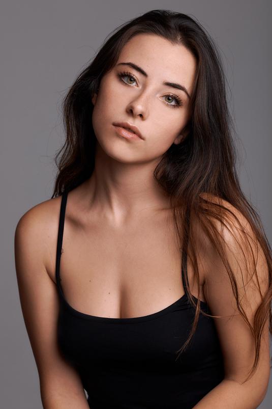 actor Ane Rot large photo