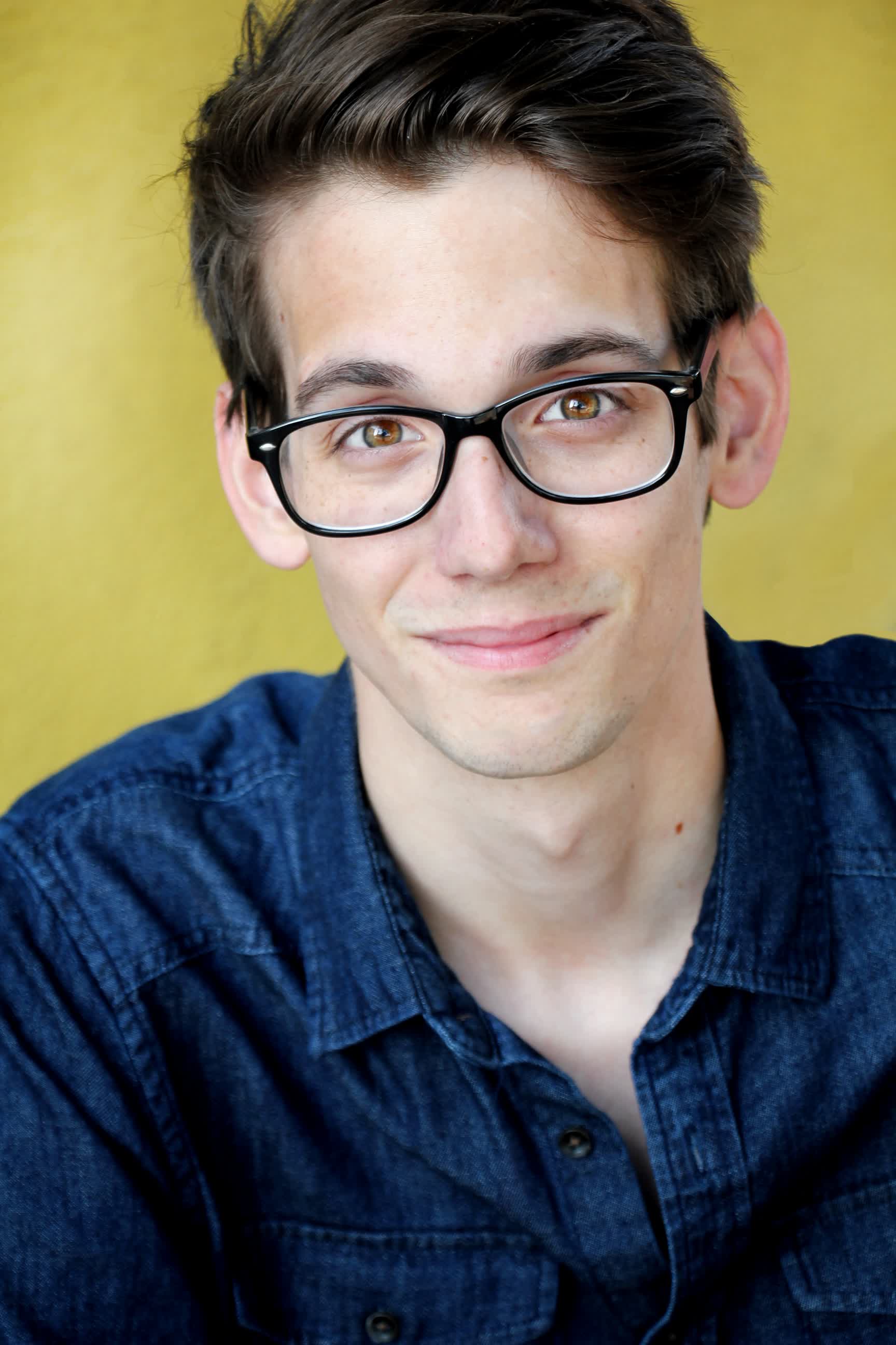 actor Peyton Grufik large photo