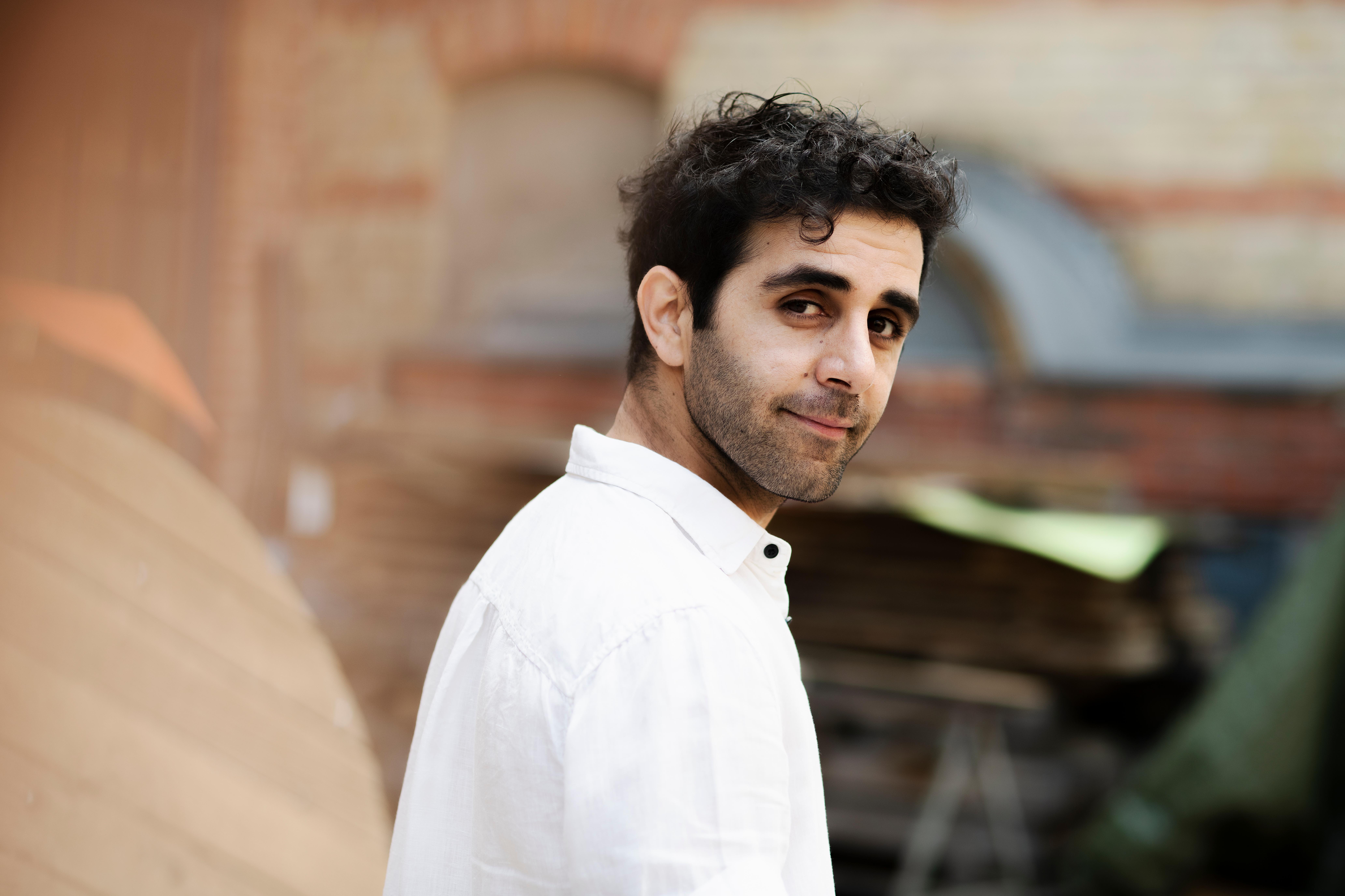 actor Erol Afsin large photo