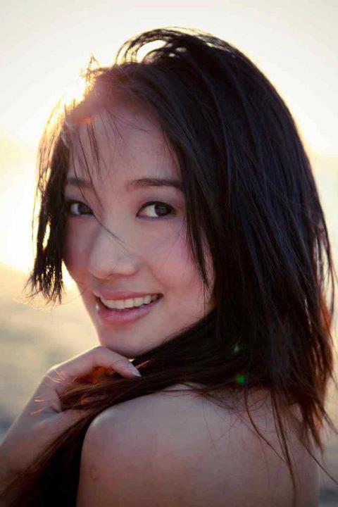 actor Chelsia Ng large photo