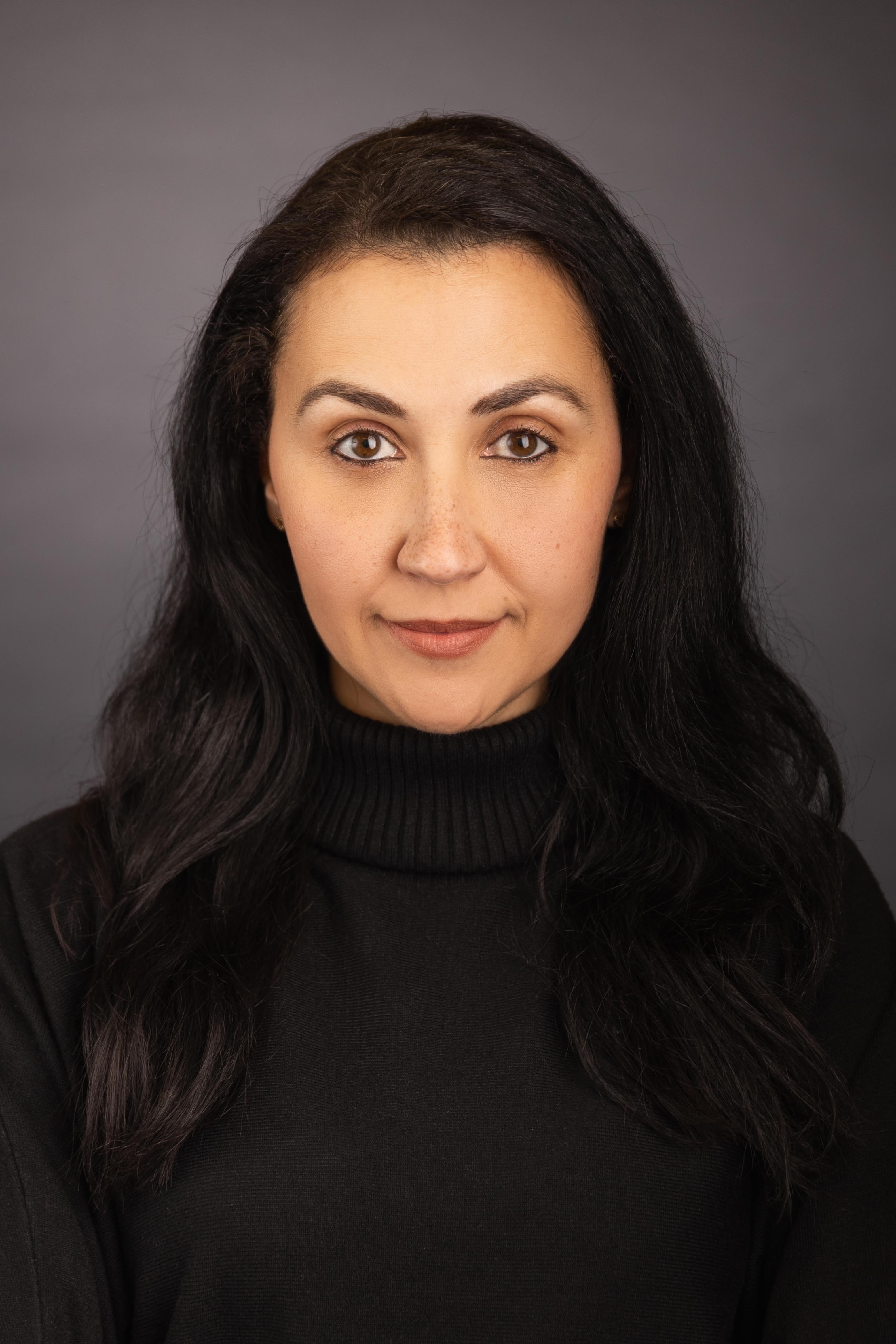 actor Filiz Fairweather large photo