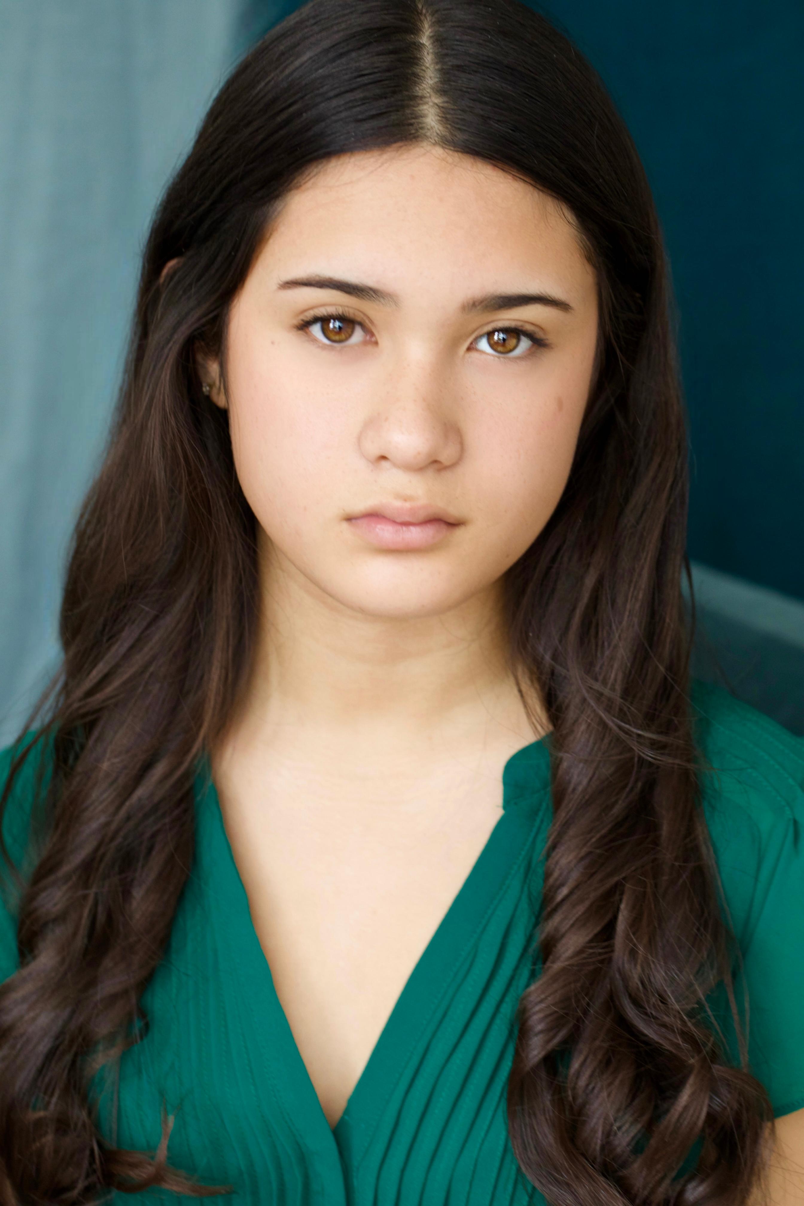 actor Lilibet Biutanaseva large photo