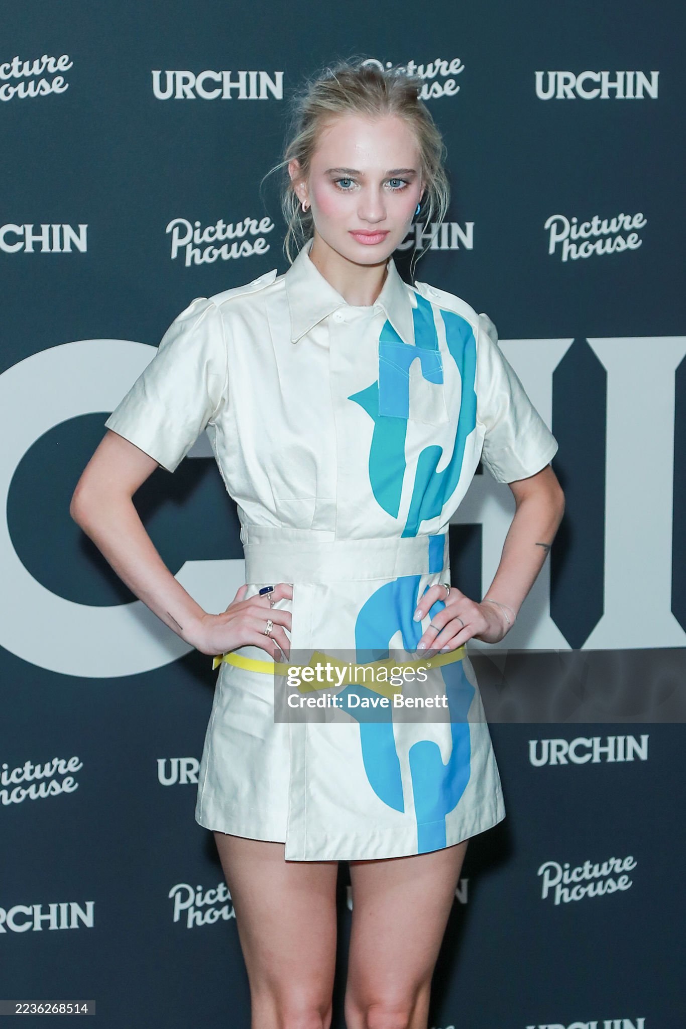 actor Karyna Khymchuk large photo