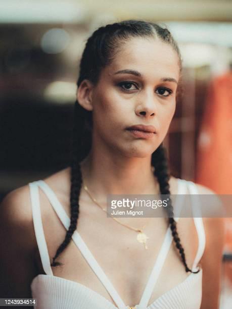 actor Julie Ledru large photo