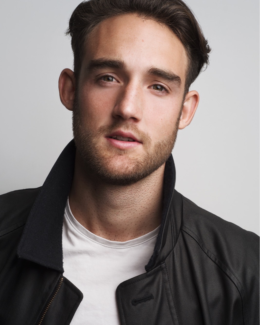 actor Neizan Fernandez large photo