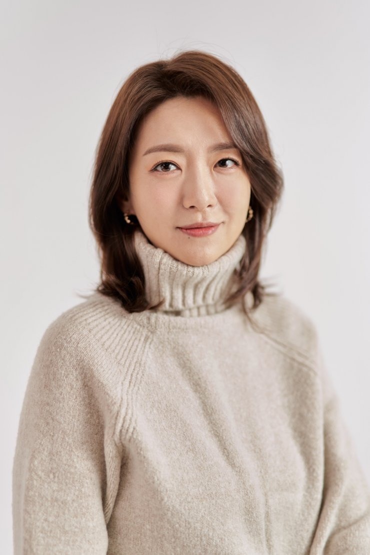 actor Su-young Jung large photo