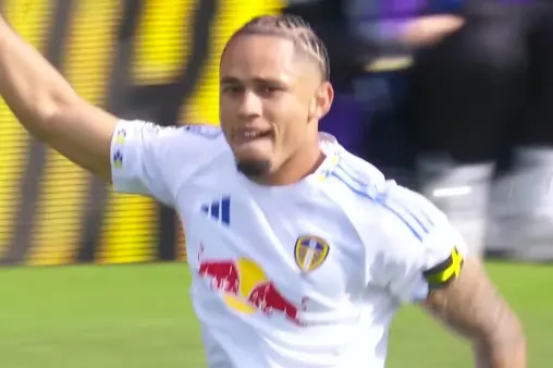 [Goal] Quick response! Aaronson's low shot saved, Okafor scores from close range