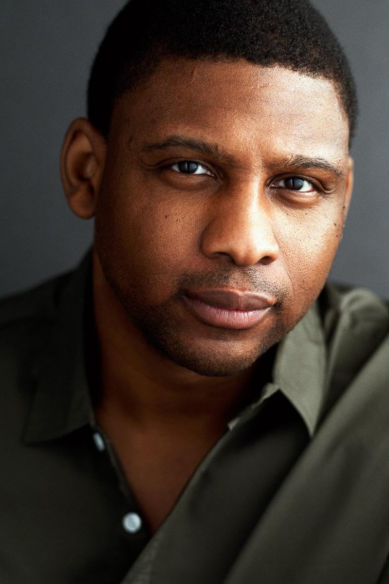 actor Isaiah Seward large photo