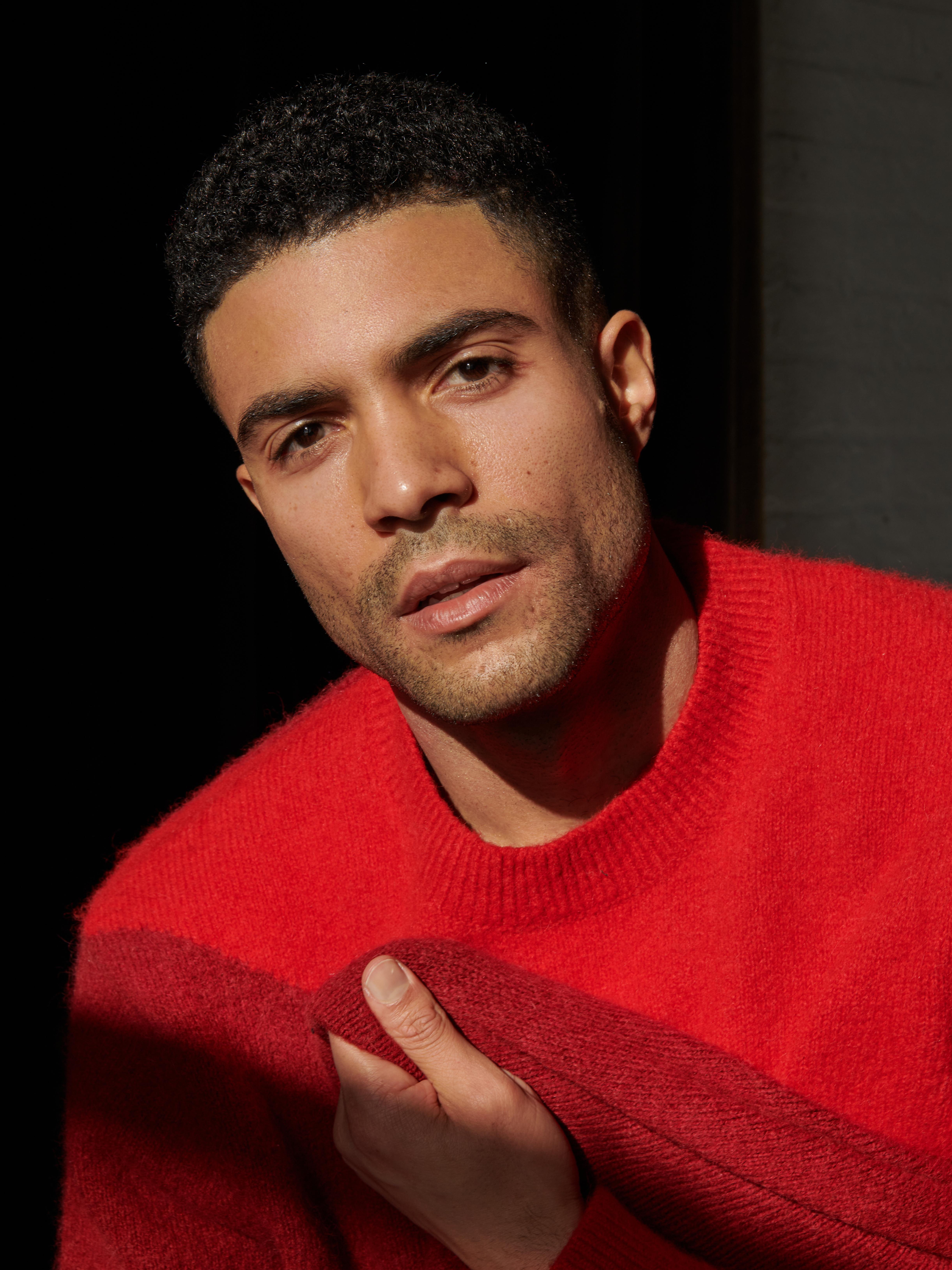 actor Giovanni DeVal large photo