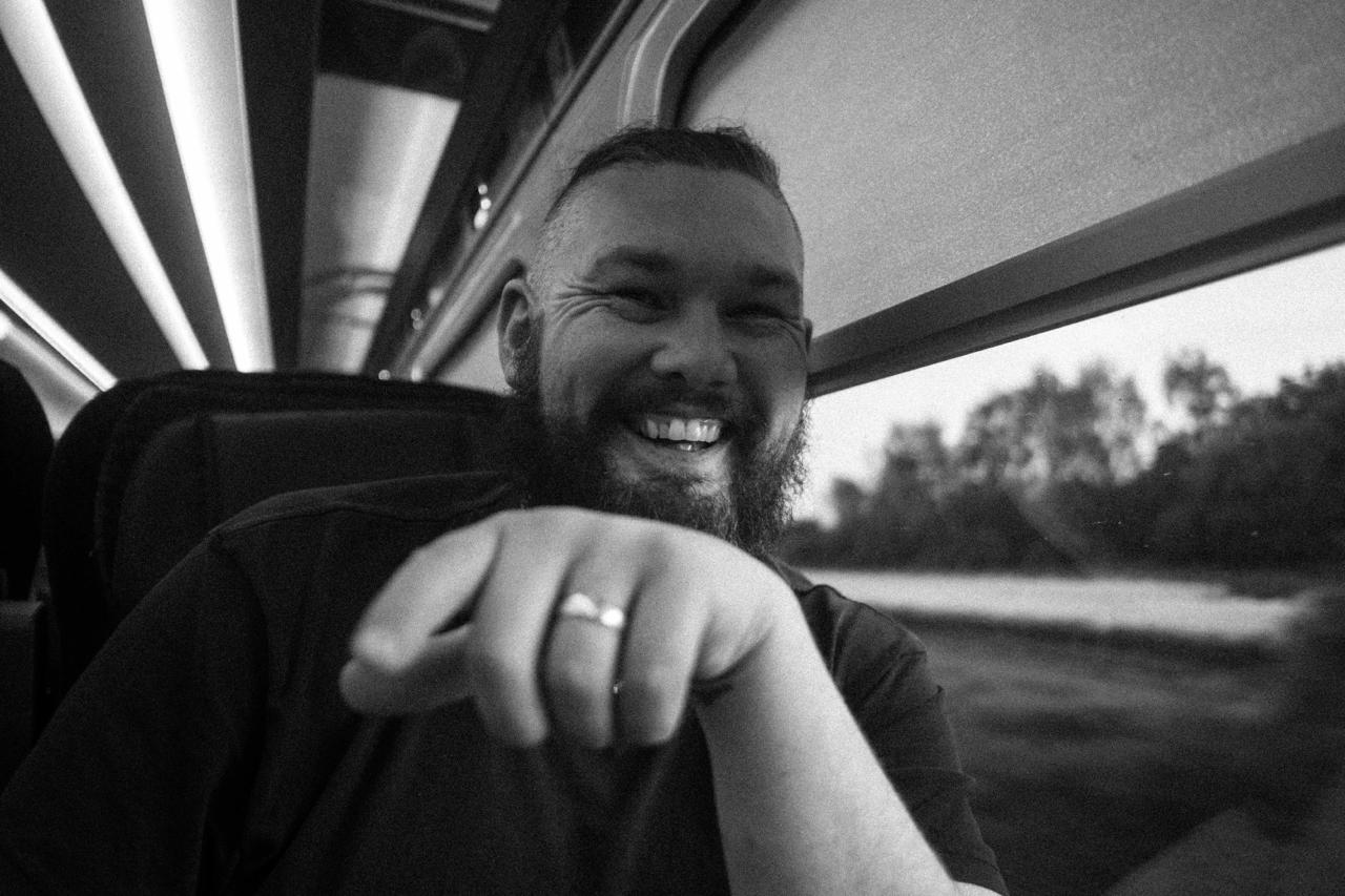 actor Rikki Kimpton large photo