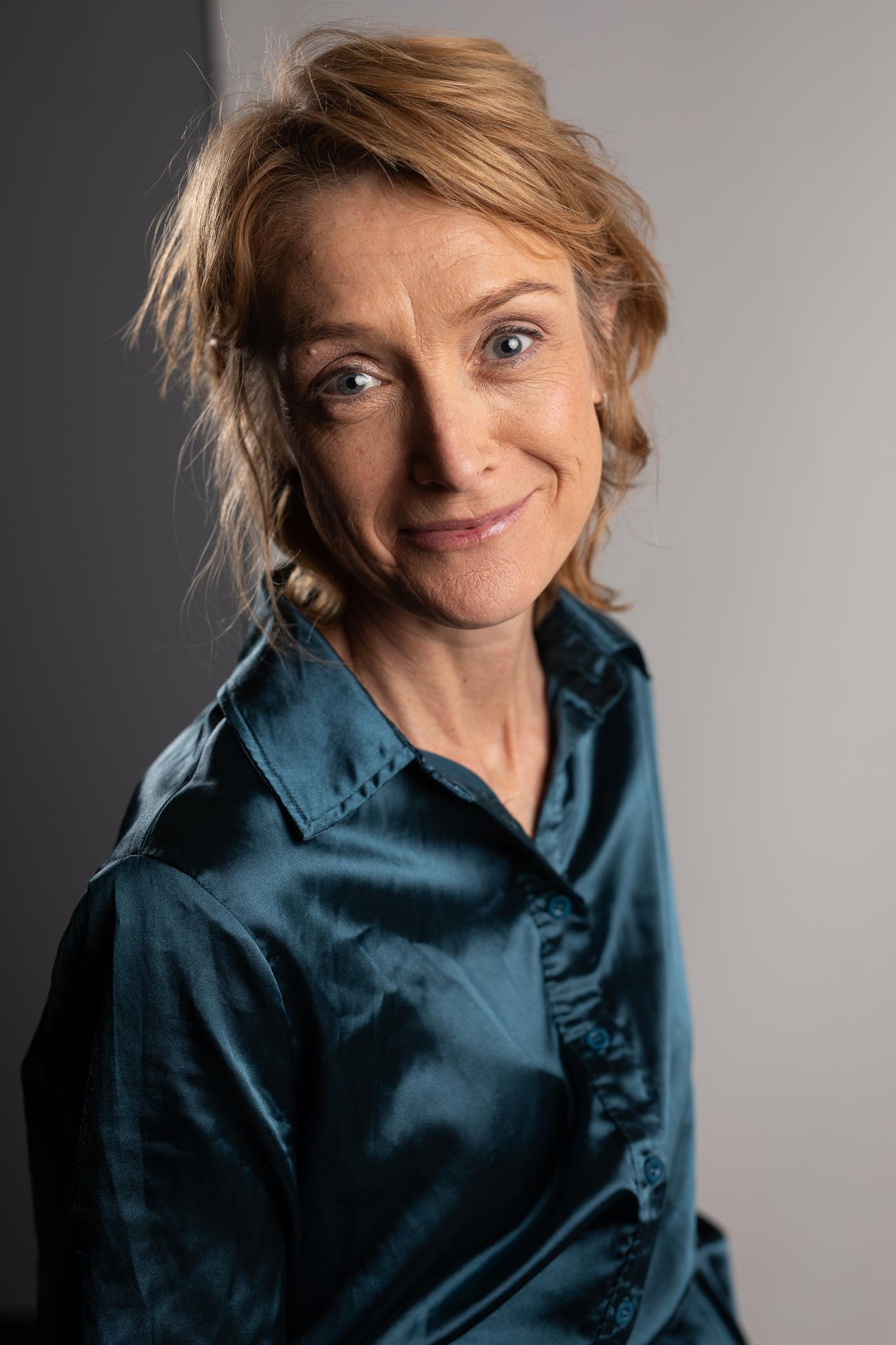 actor Elise Batchelor large photo