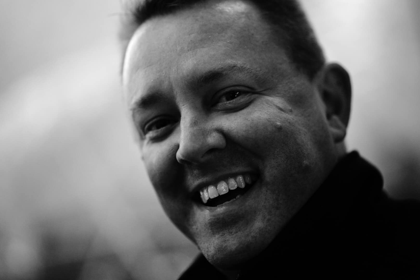 actor Bruce Falcon large photo