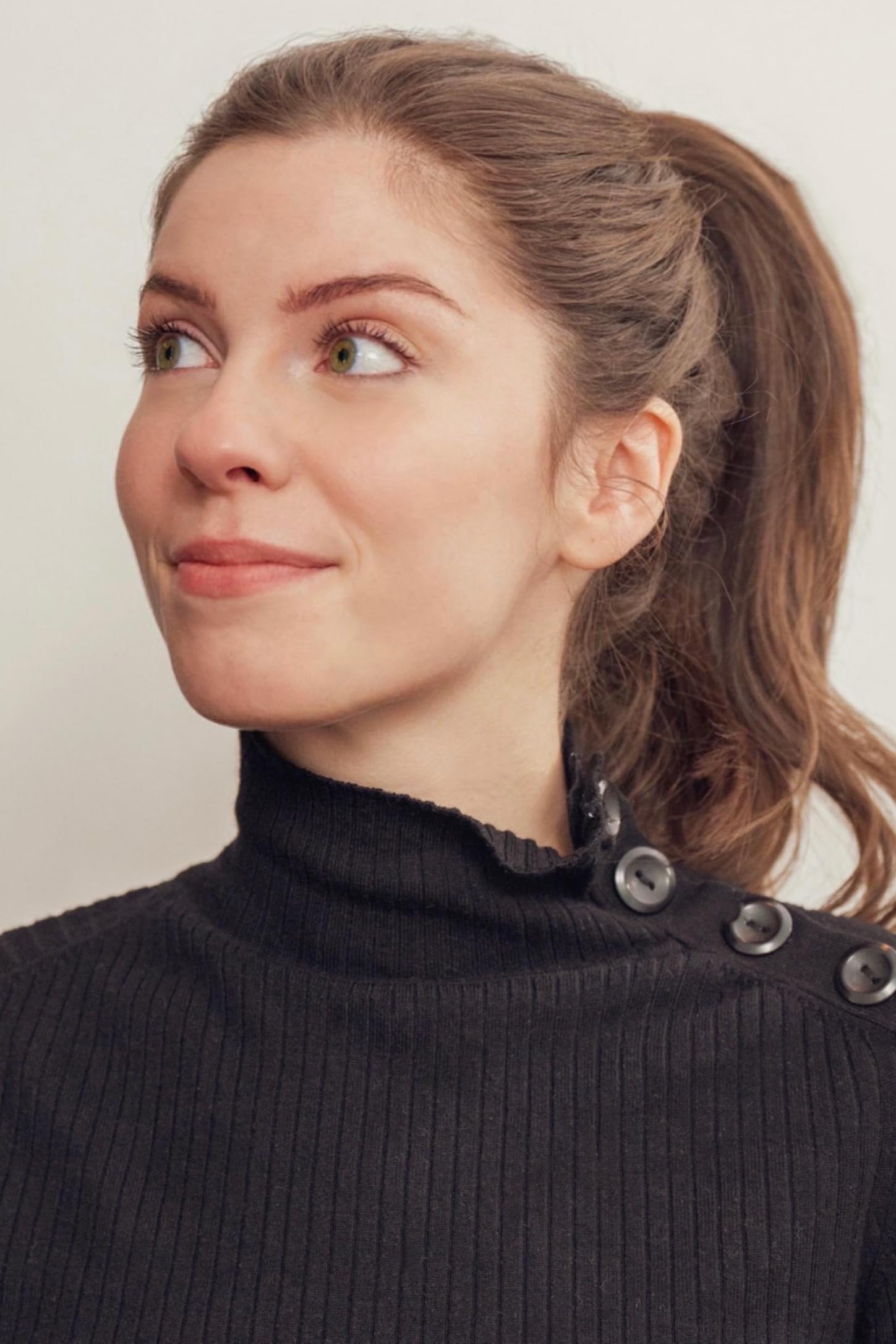 actor Lauren Senechal large photo