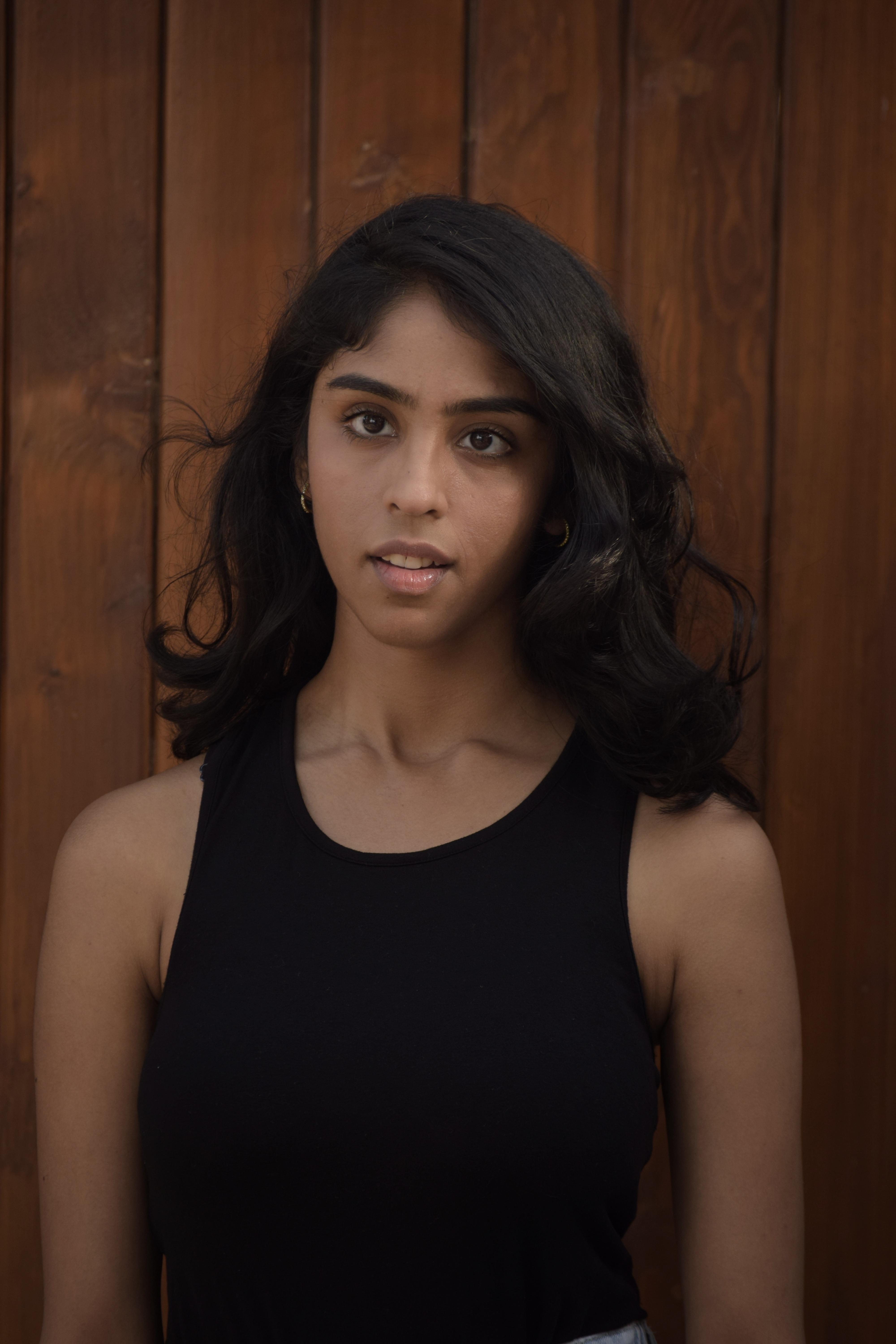 actor Daisy Khatri large photo