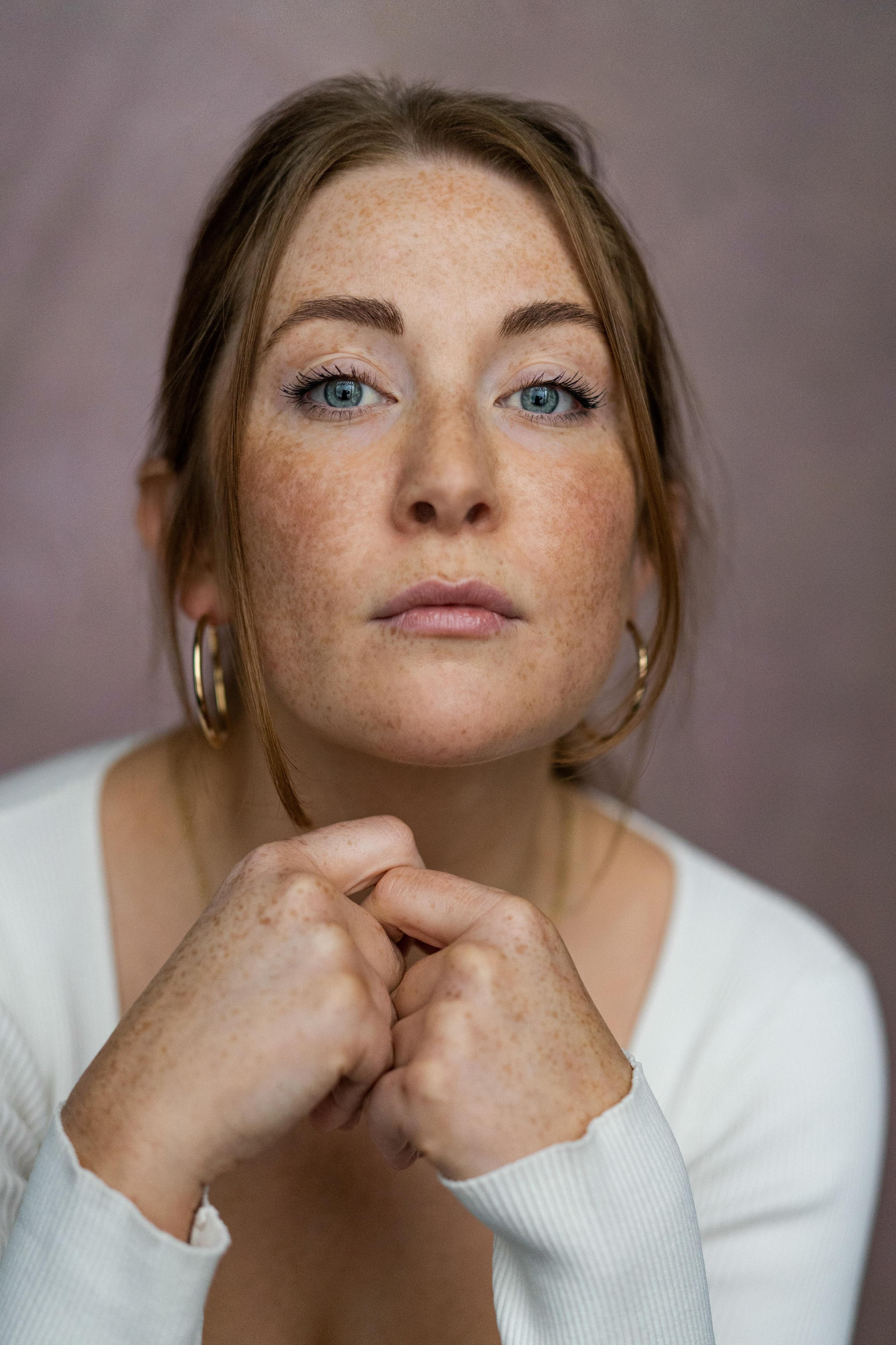 actor Olivia Brady large photo