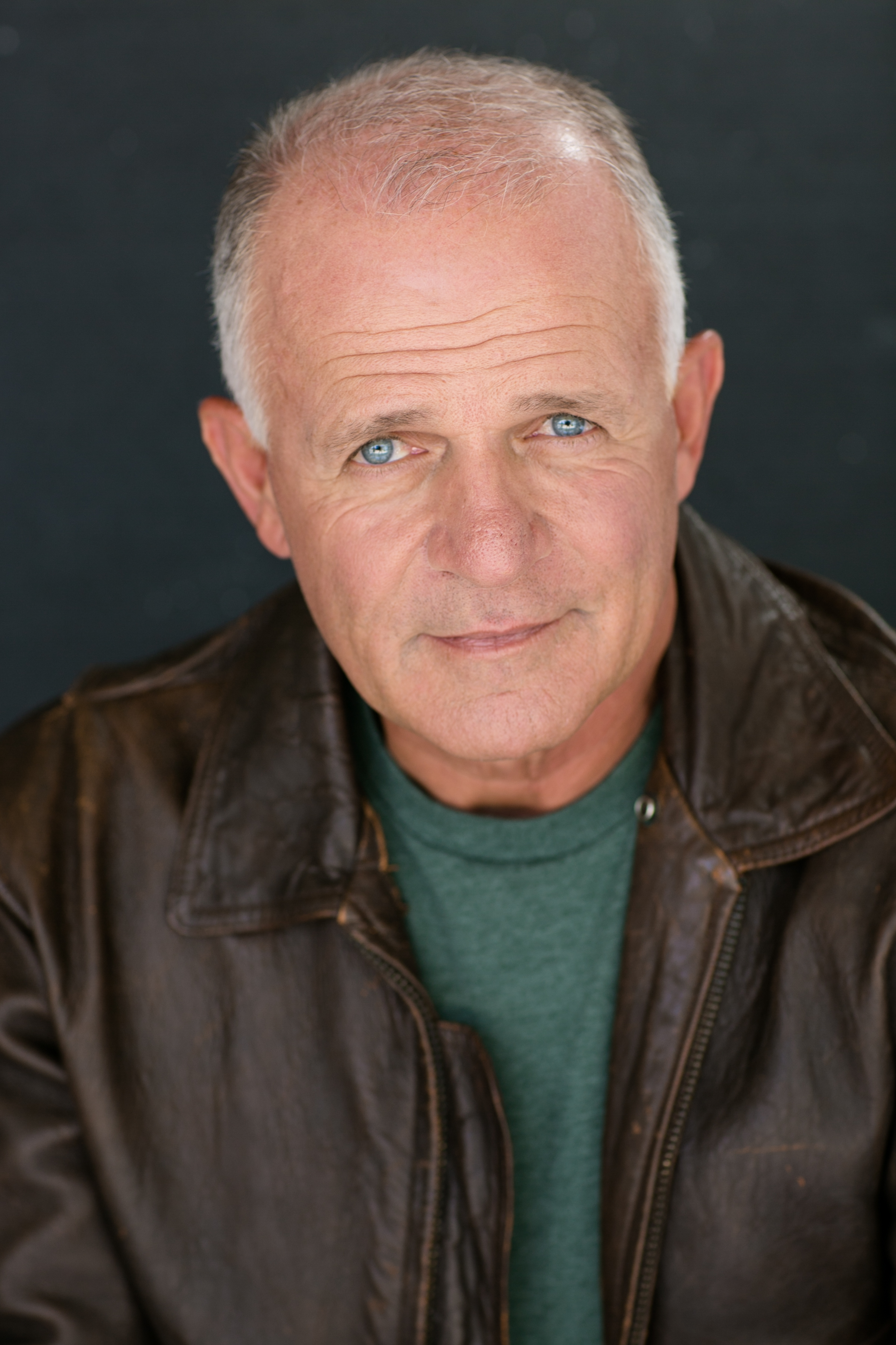 actor Tom Dubyna large photo