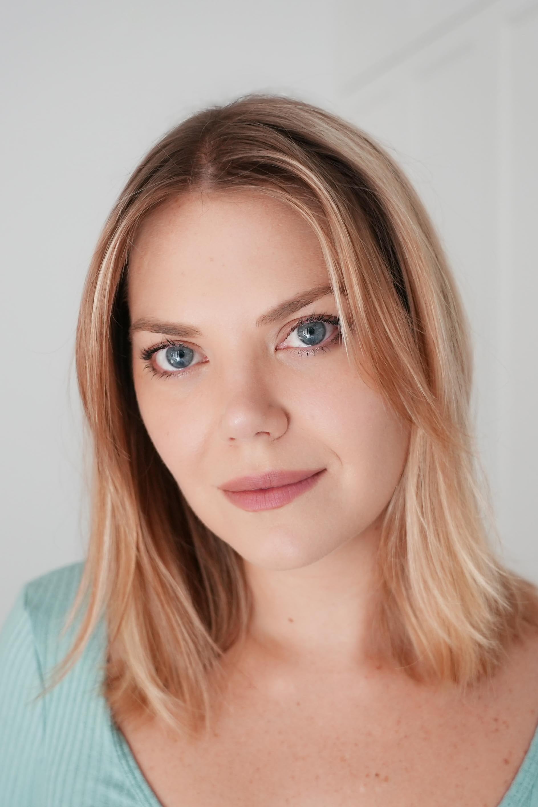 actor Nastassia Markiewicz large photo