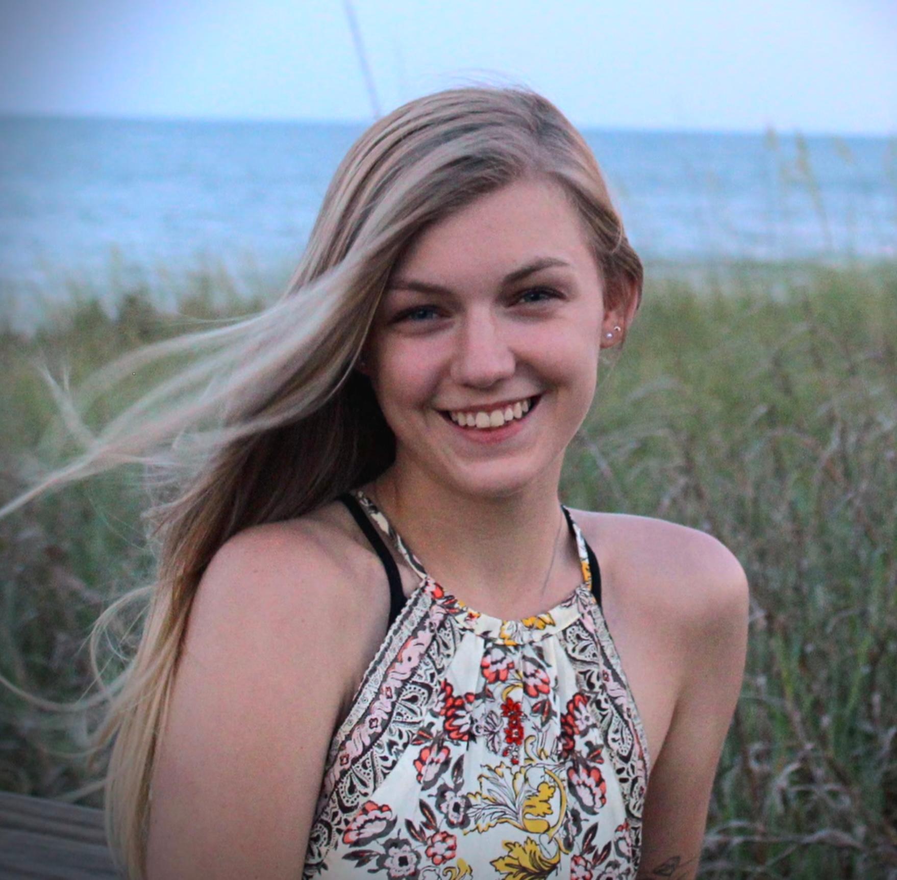 actor Gabby Petito large photo