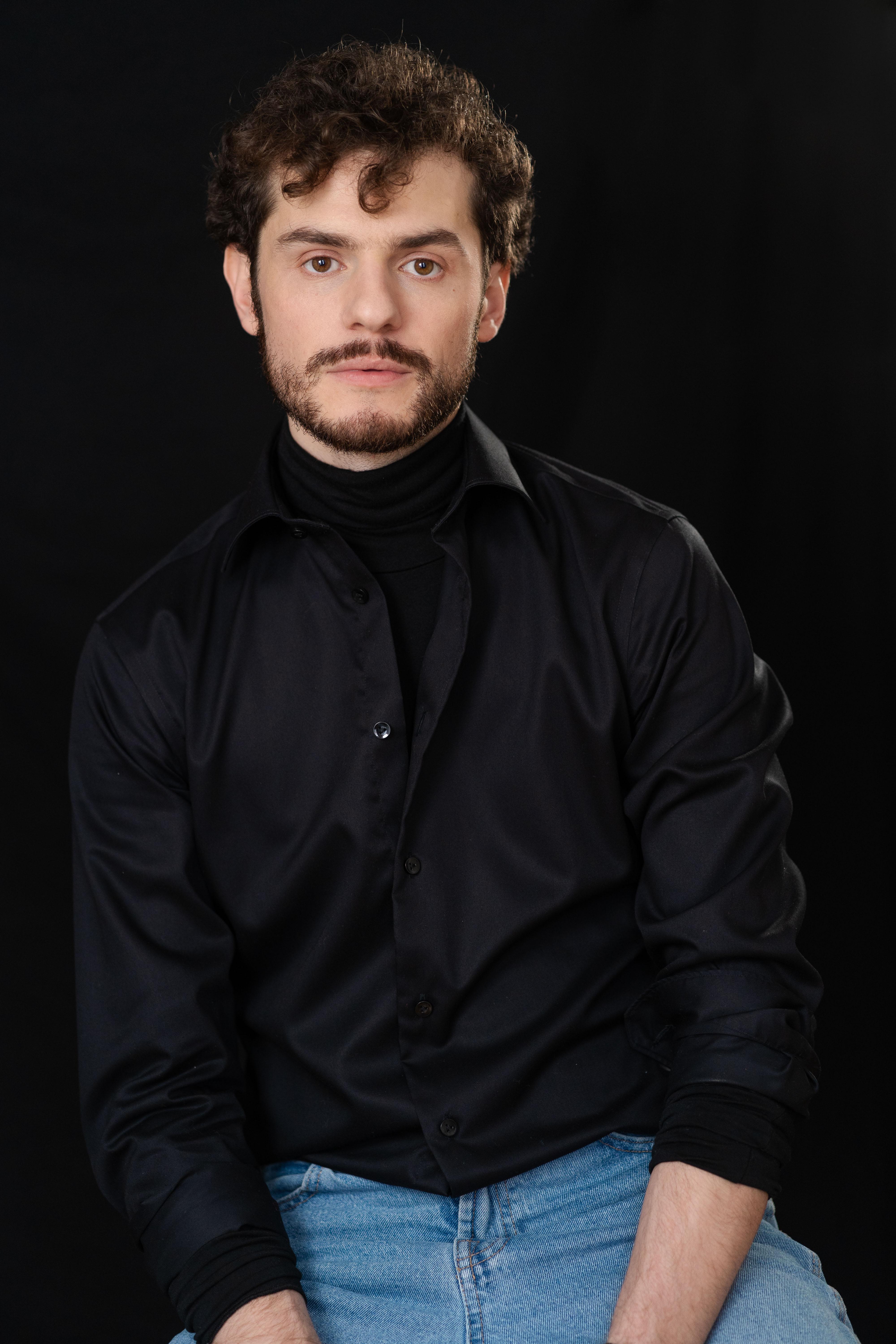 actor Ryan Bommarito large photo