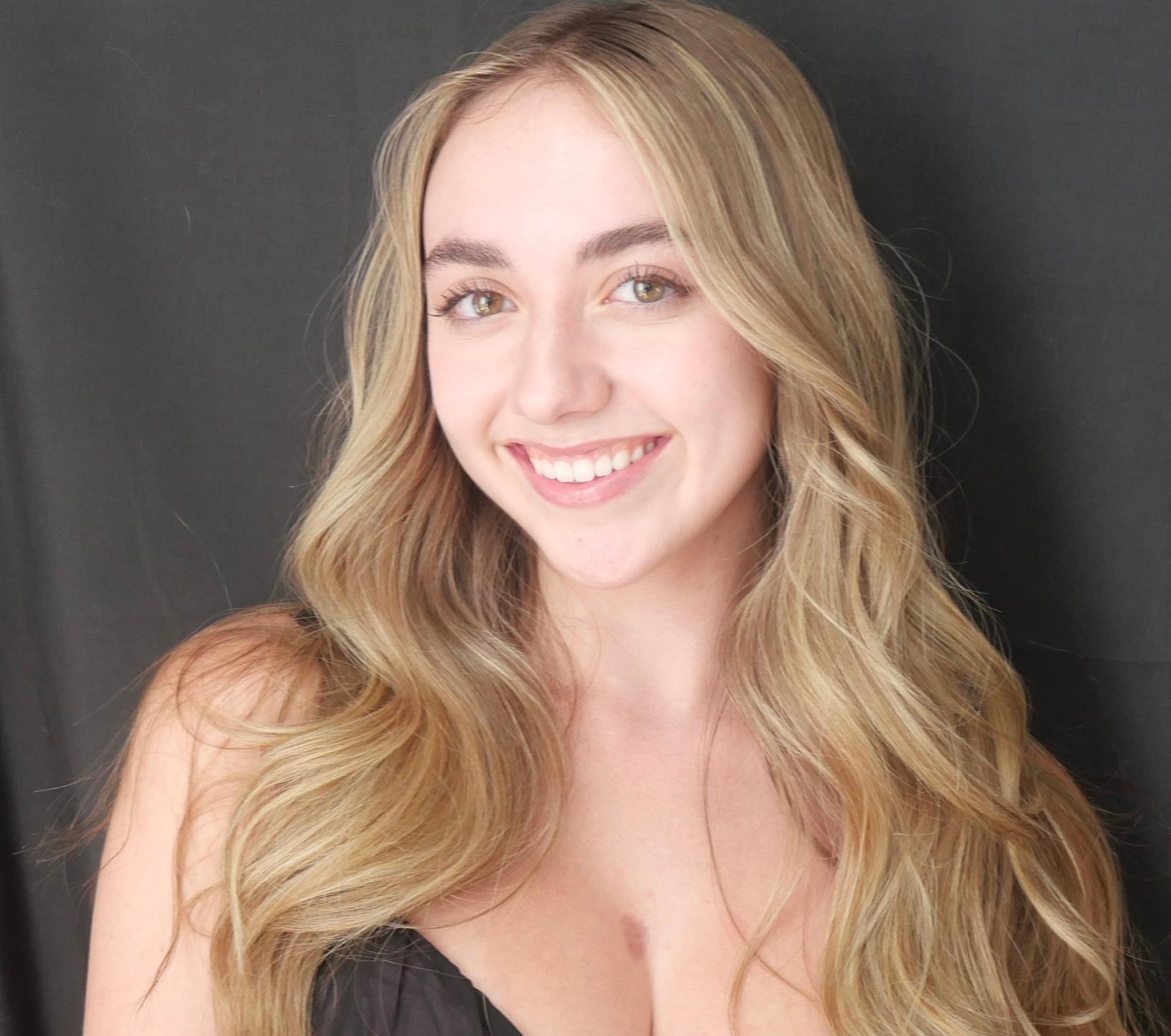 actor Mira Barlament large photo