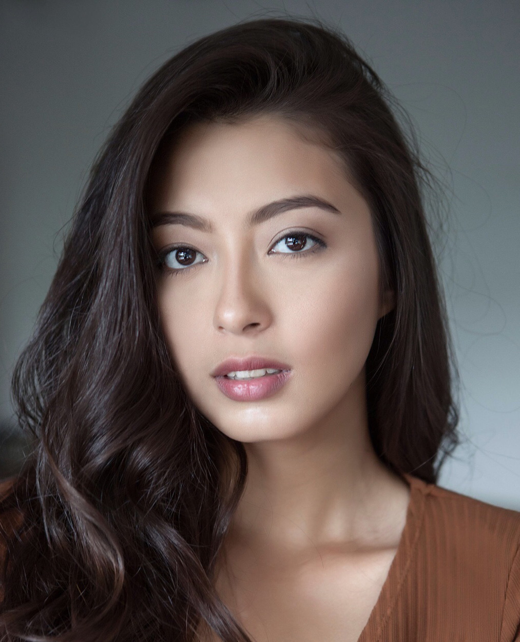 actor Natasha Gott large photo