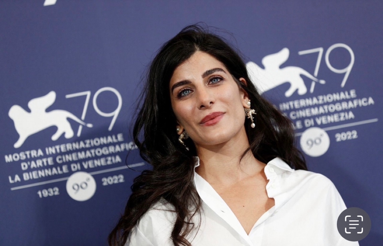 actor Mina Kavani large photo