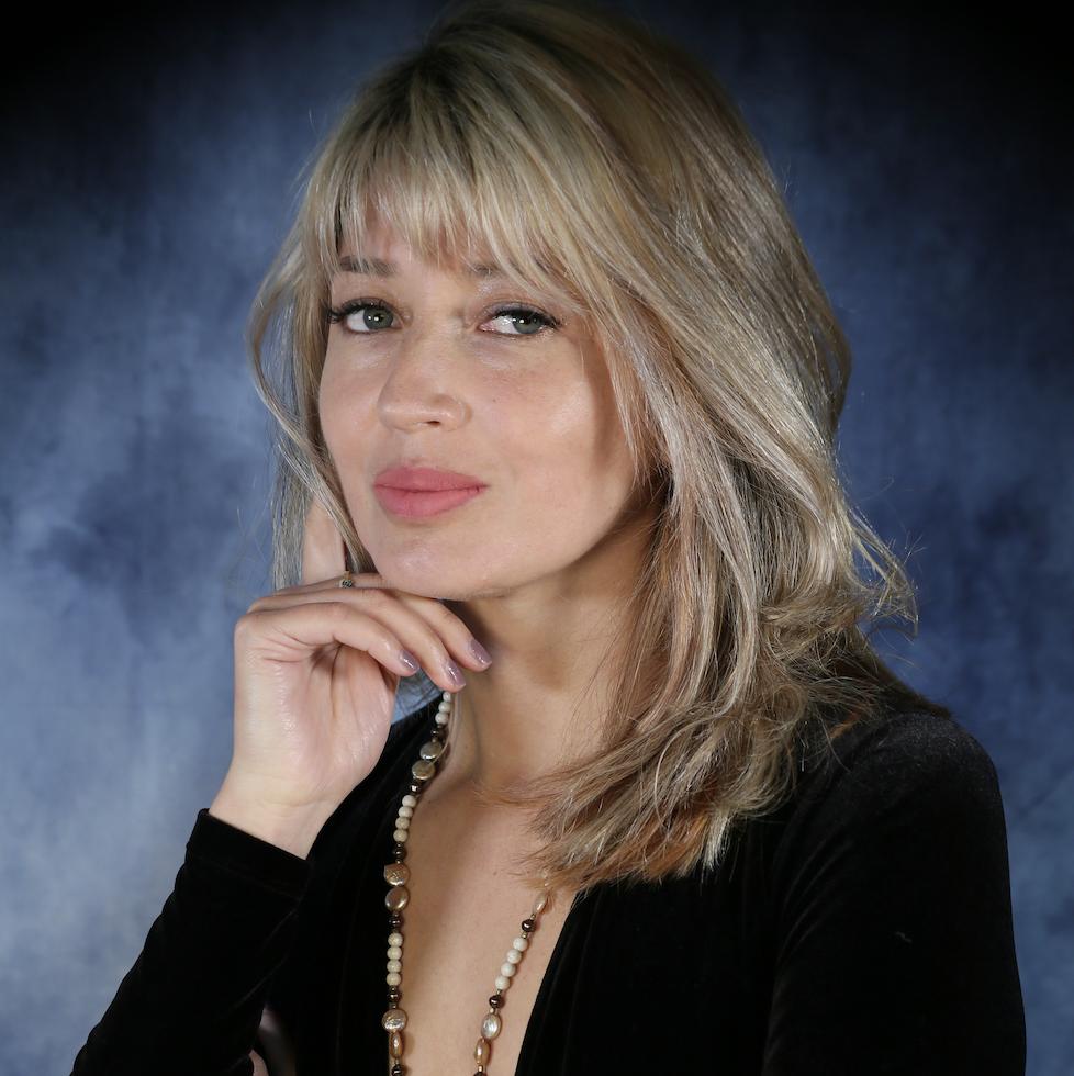 actor Diana Sarmiento large photo