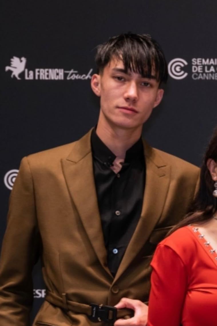 actor Raymond Baur large photo