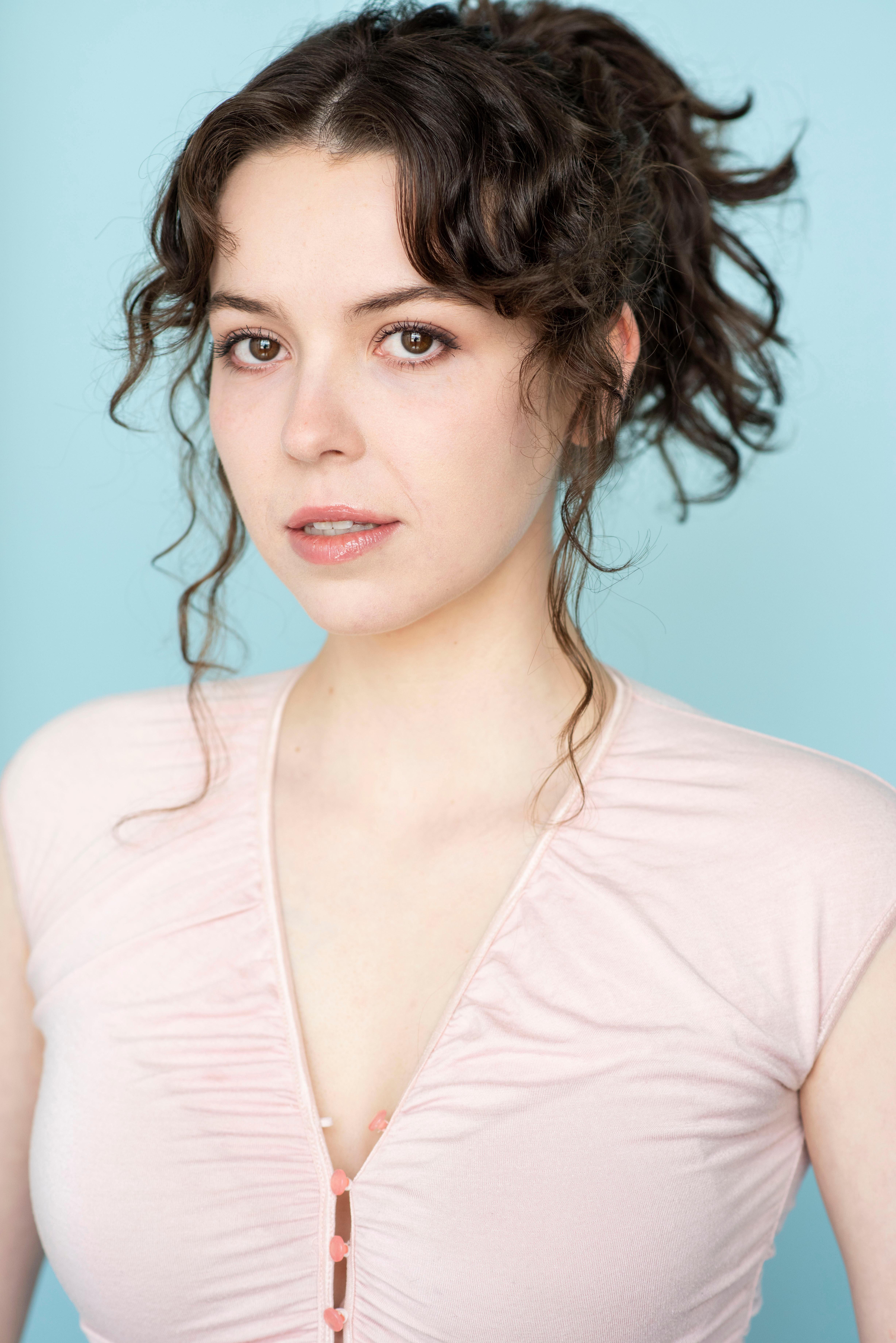 actor Lexie Cypurda large photo