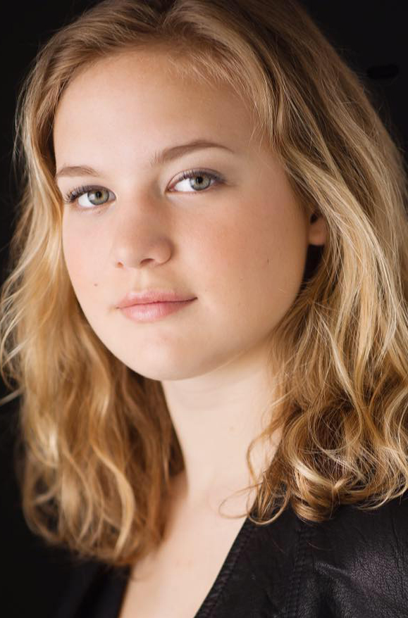 actor Aislyn Watson large photo