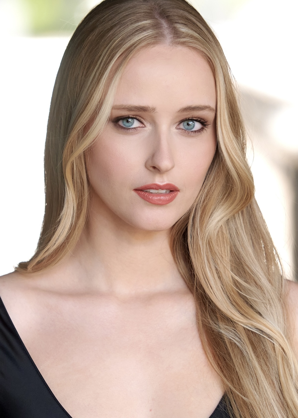 actor Dominique Desmarais large photo