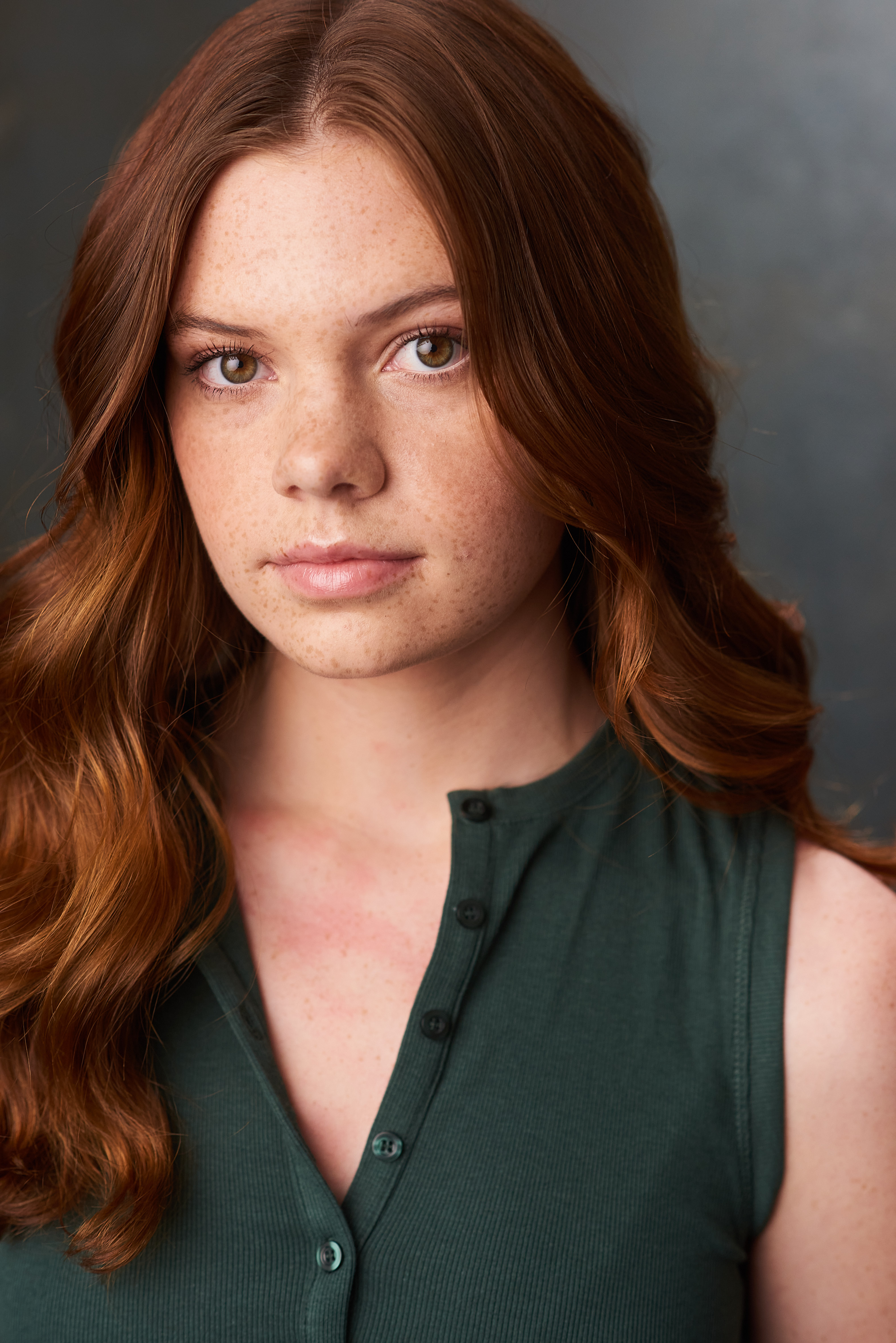 actor Karis Peterson large photo