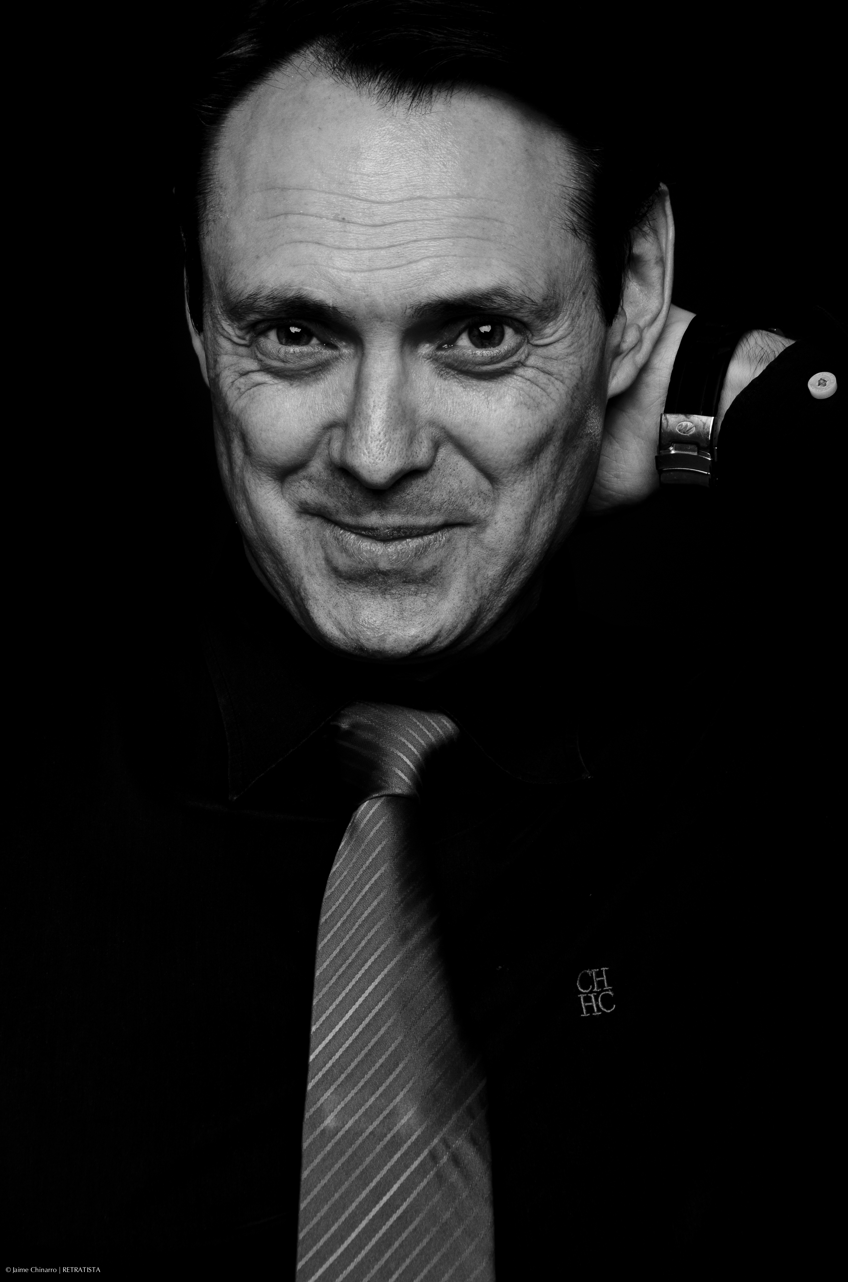 actor Angelo Olivier large photo