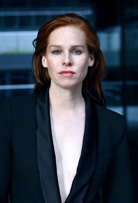 actor Henny Reents large photo