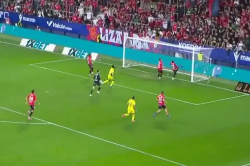 [Highlights] No late winner allowed! Bayo makes a goal-line clearance to deny a lobbed shot