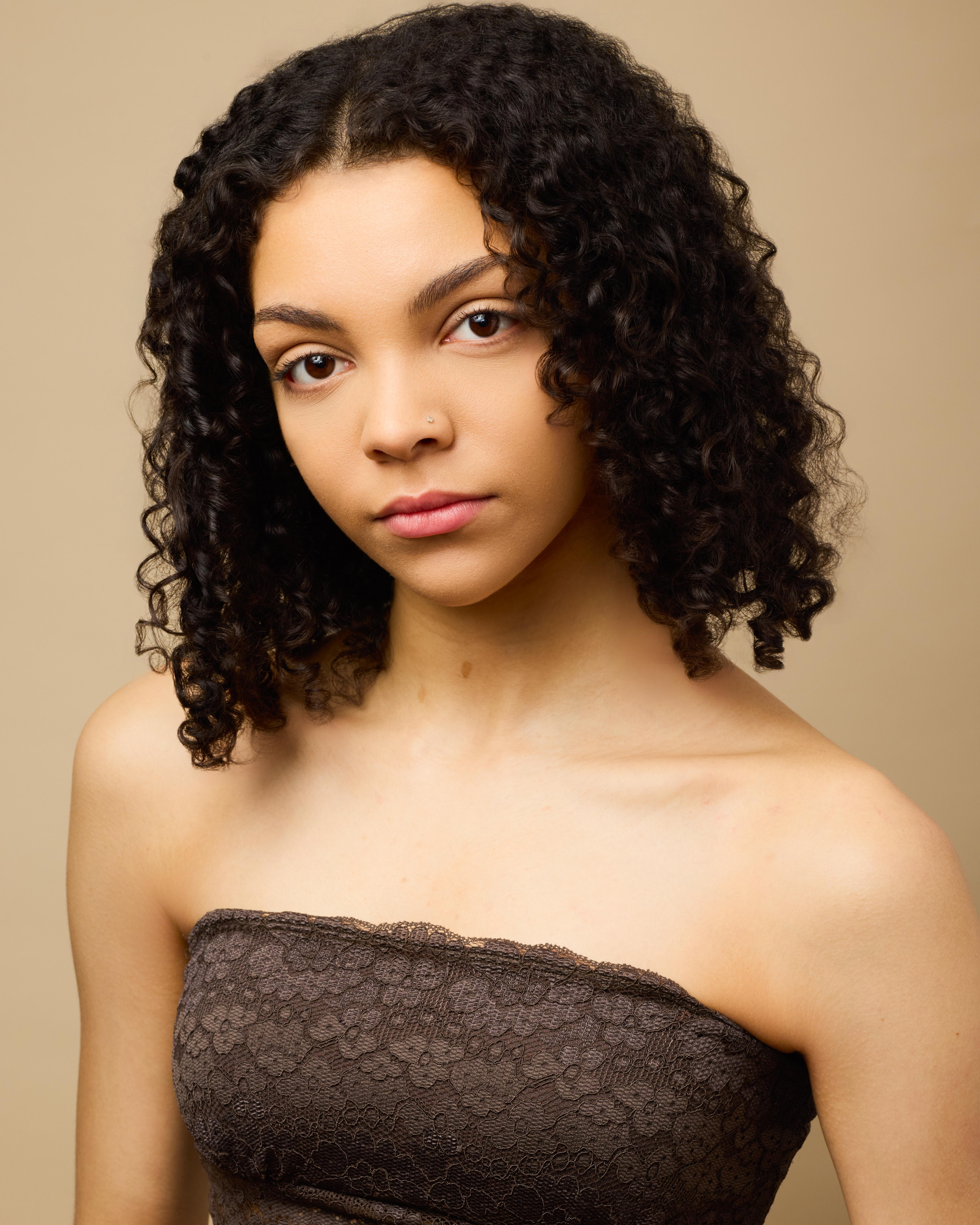 actor Rosali Annikie large photo