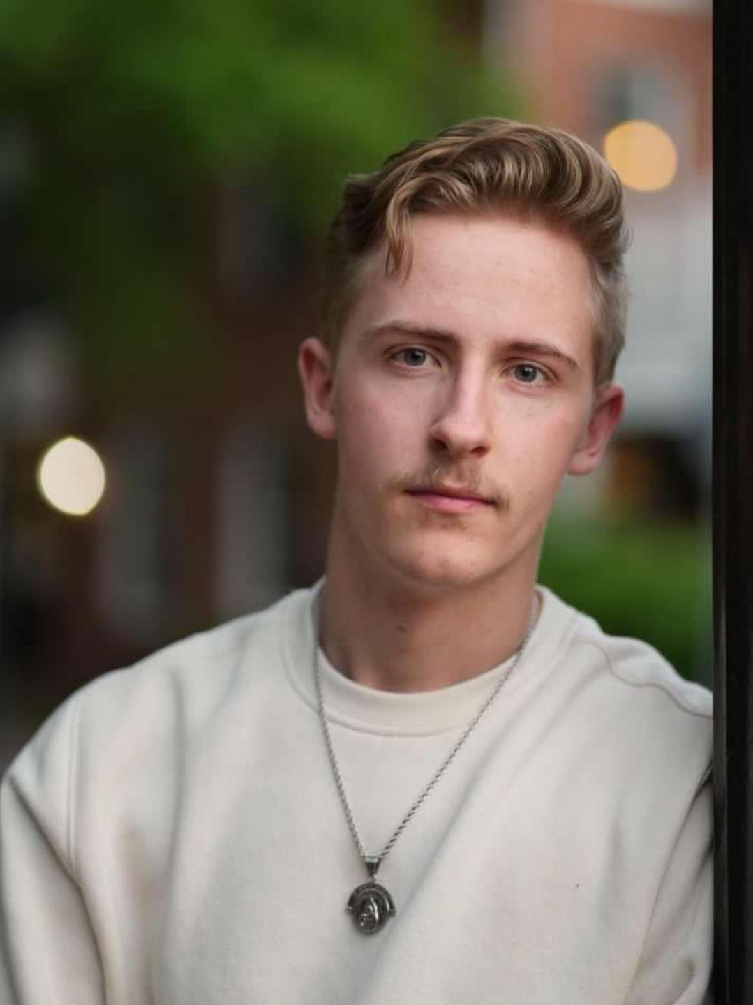 actor Caleb Baker large photo