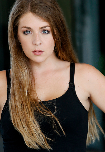 actor Chelsea Lane large photo